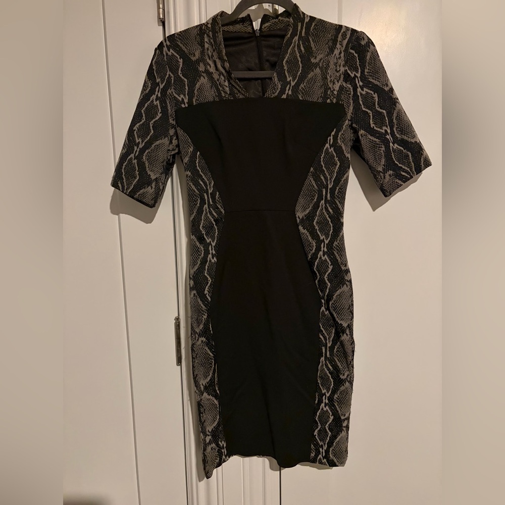 Elegant Black and Gray Snake Print Dress